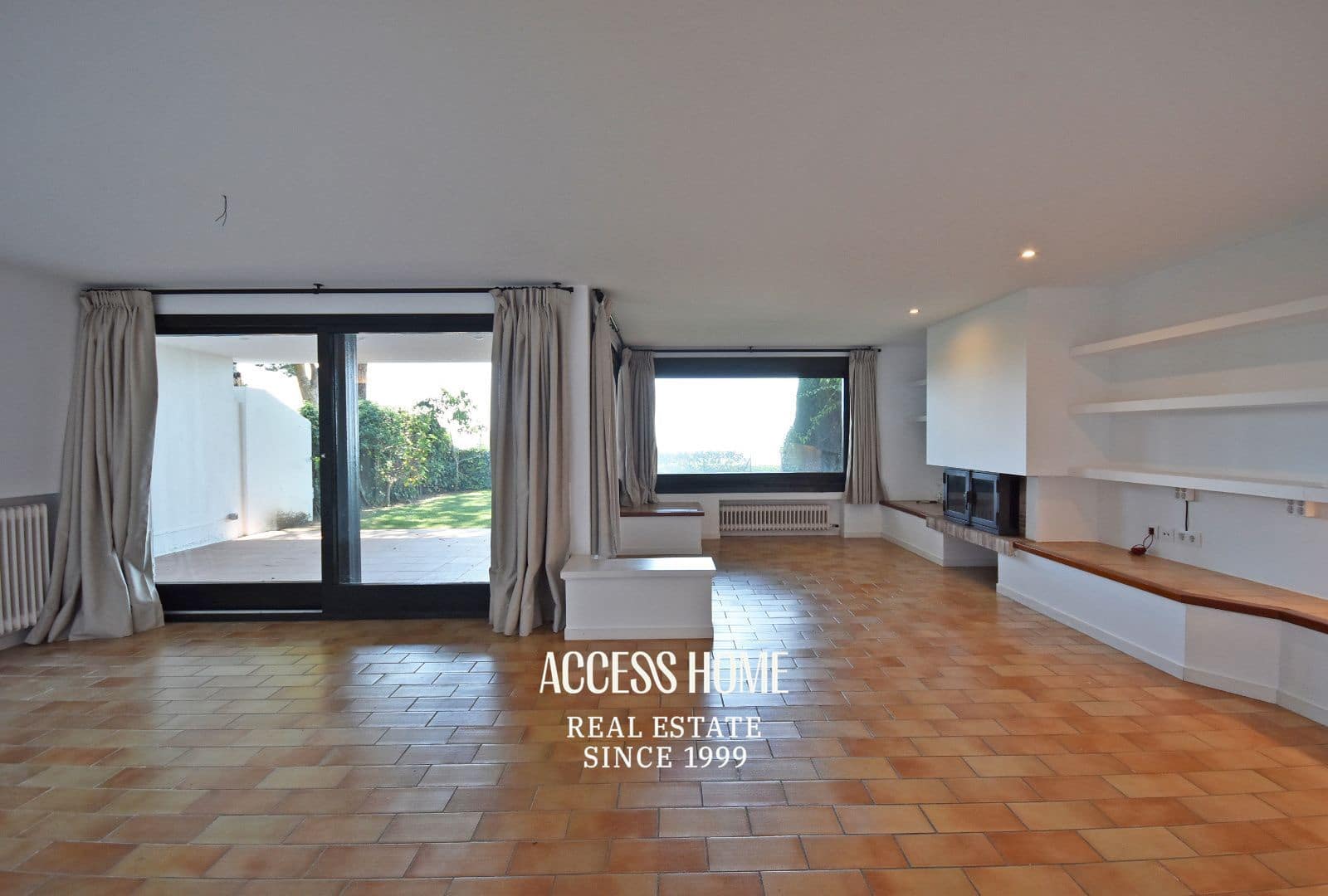 Maison de Ville de 5 chambres à louer à Sant Vicenc de Montalt avec piscine garage - 3 500 € (Ref: 9939054)