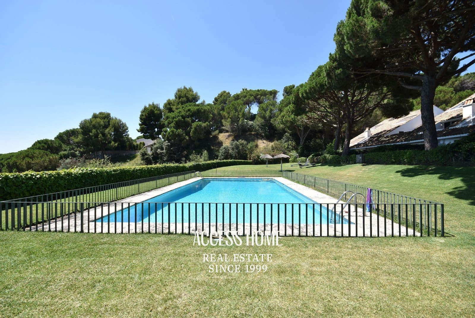 Maison de Ville de 5 chambres à louer à Sant Vicenc de Montalt avec piscine garage - 3 500 € (Ref: 9939054)
