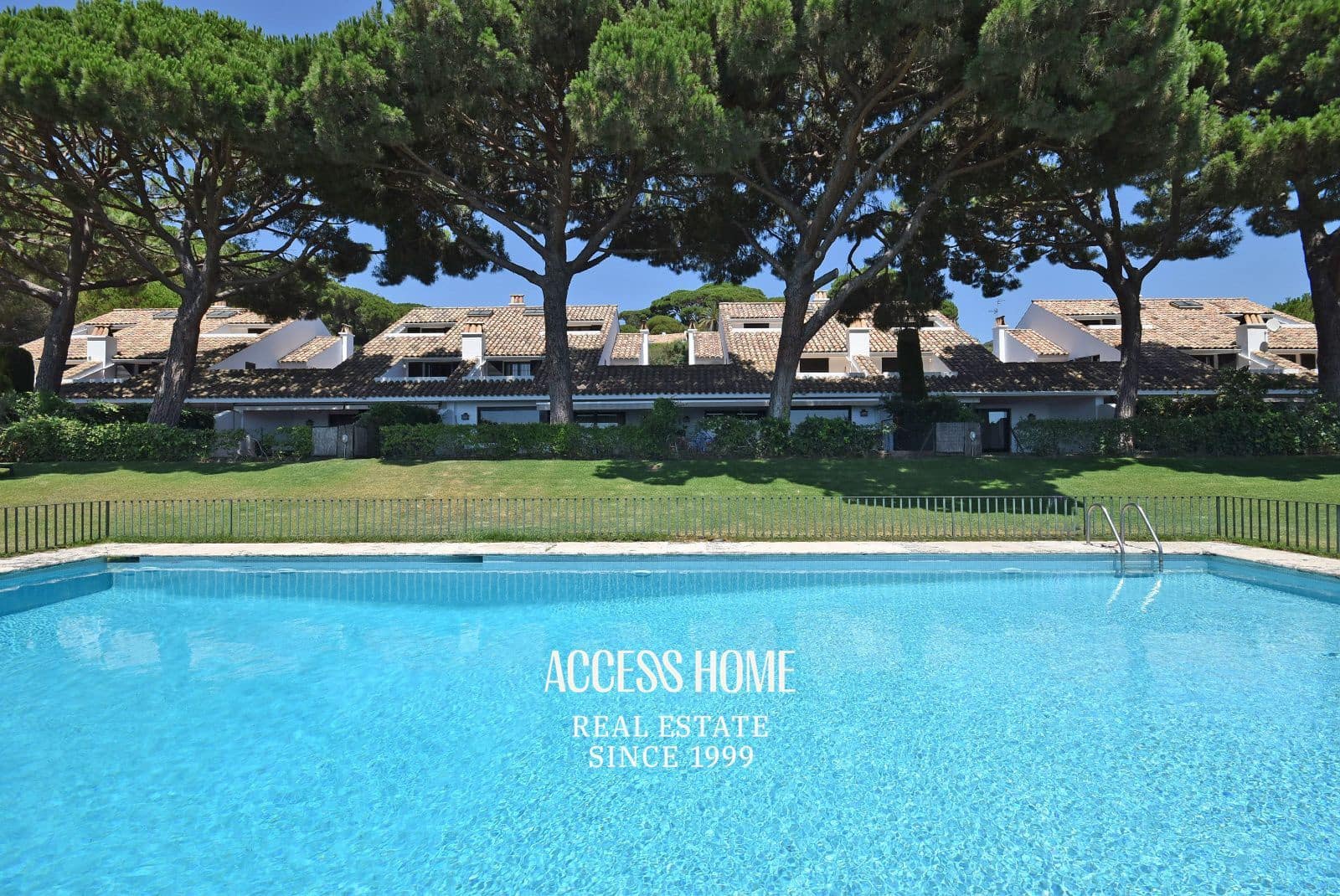 Maison de Ville de 5 chambres à louer à Sant Vicenc de Montalt avec piscine garage - 3 500 € (Ref: 9939054)