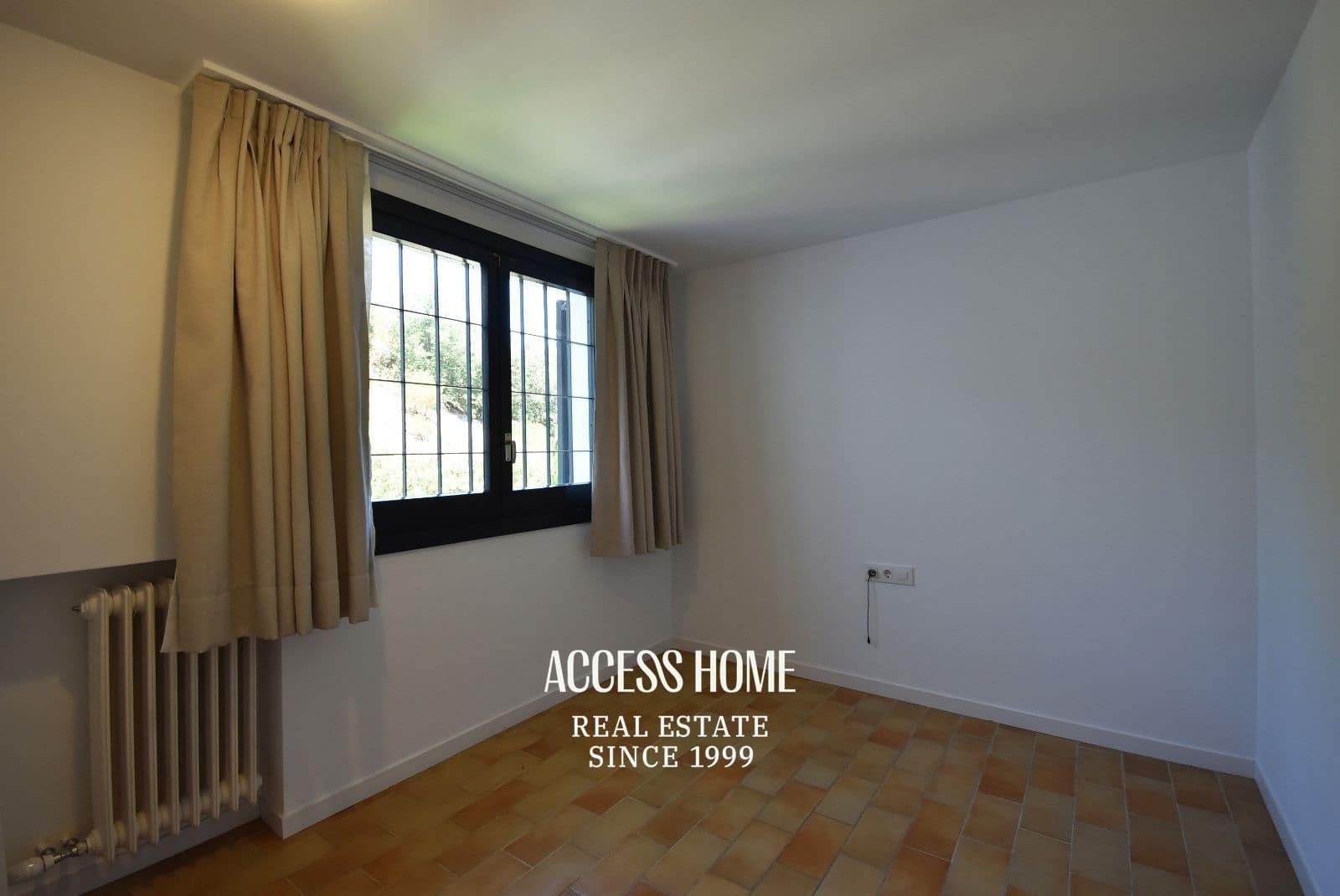 Maison de Ville de 5 chambres à louer à Sant Vicenc de Montalt avec piscine garage - 3 500 € (Ref: 9939054)