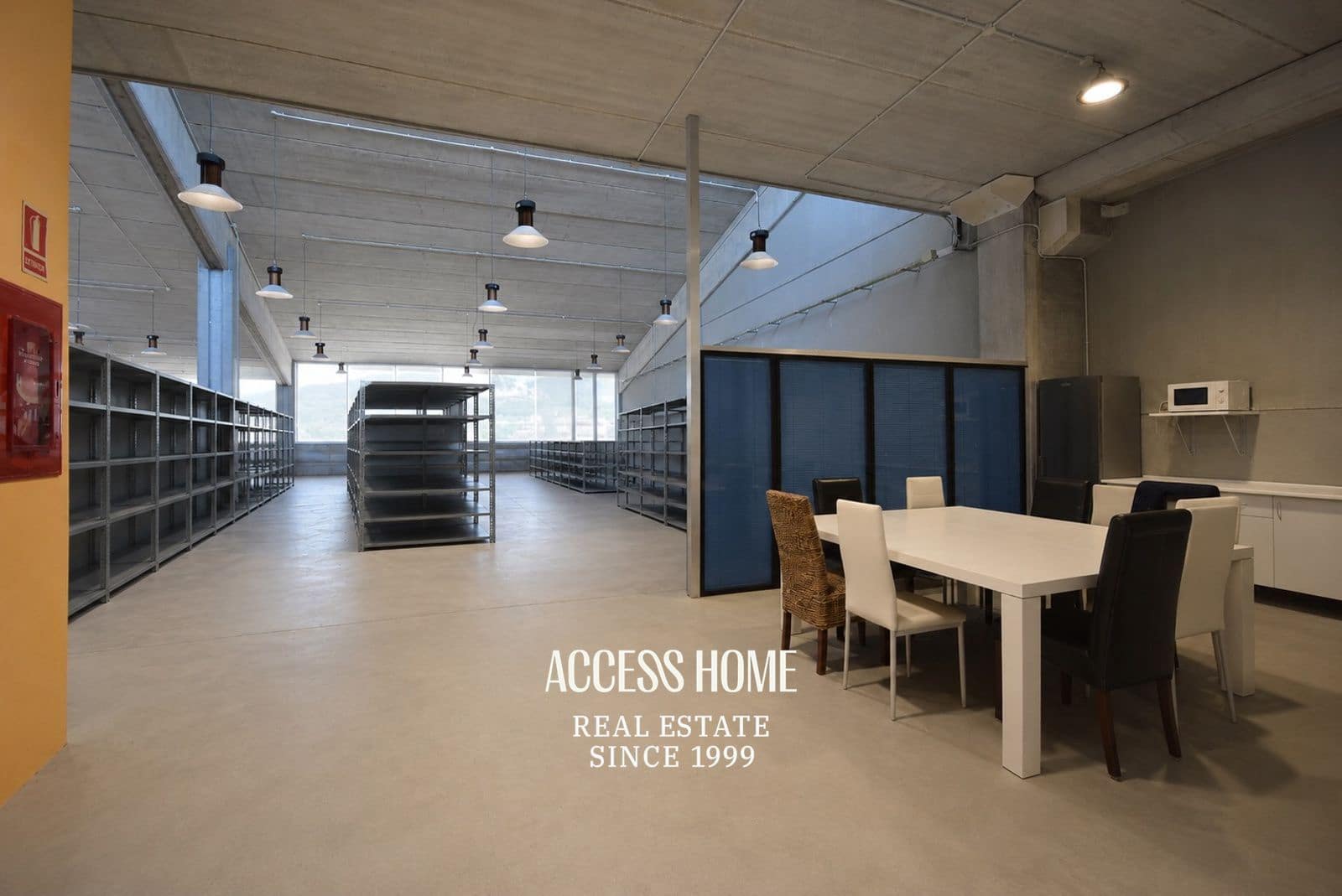 Commercieel te koop in Badalona - € 595.000 (Ref: 9956089)
