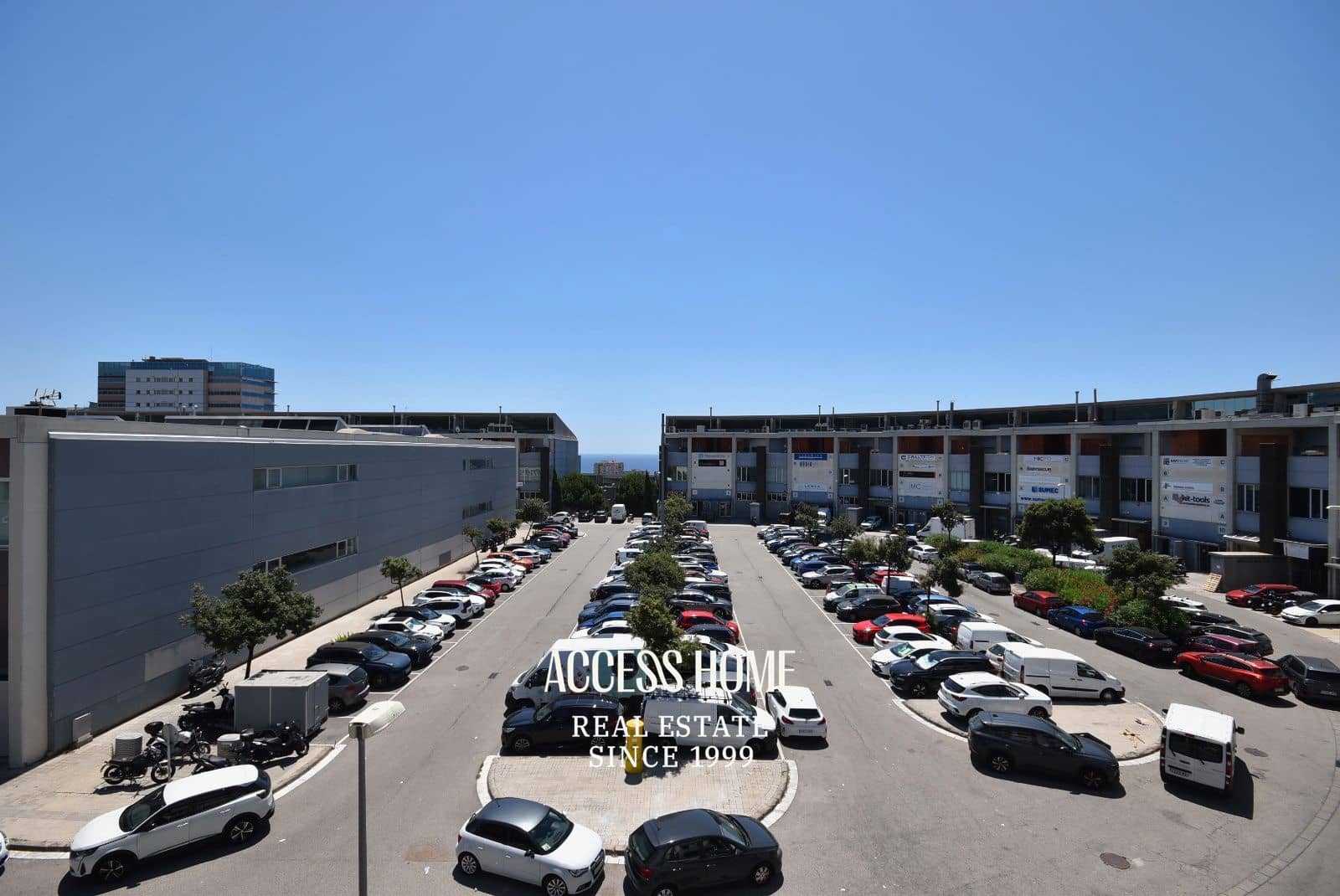 Commercieel te koop in Badalona - € 595.000 (Ref: 9956089)