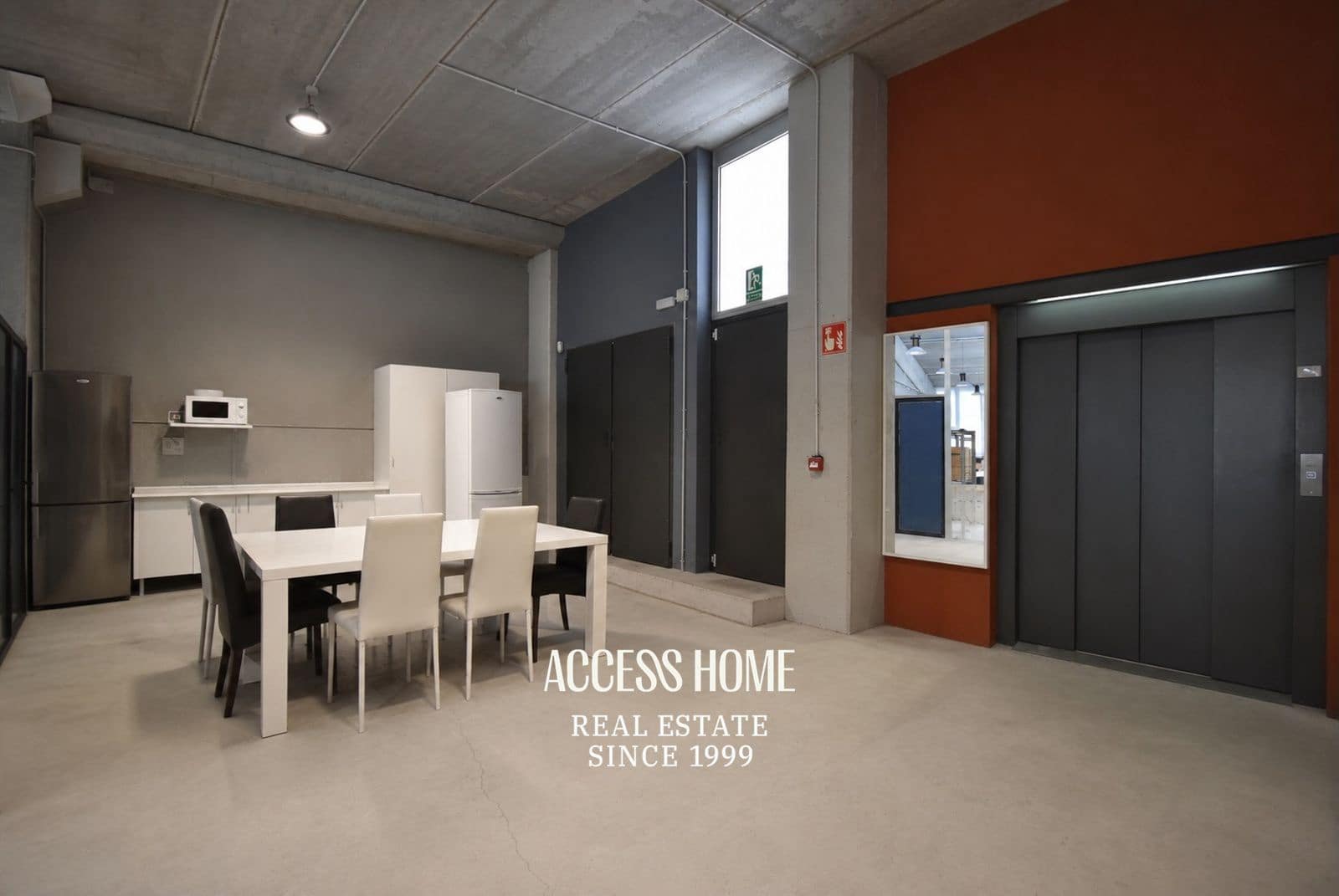 Commercieel te koop in Badalona - € 595.000 (Ref: 9956089)
