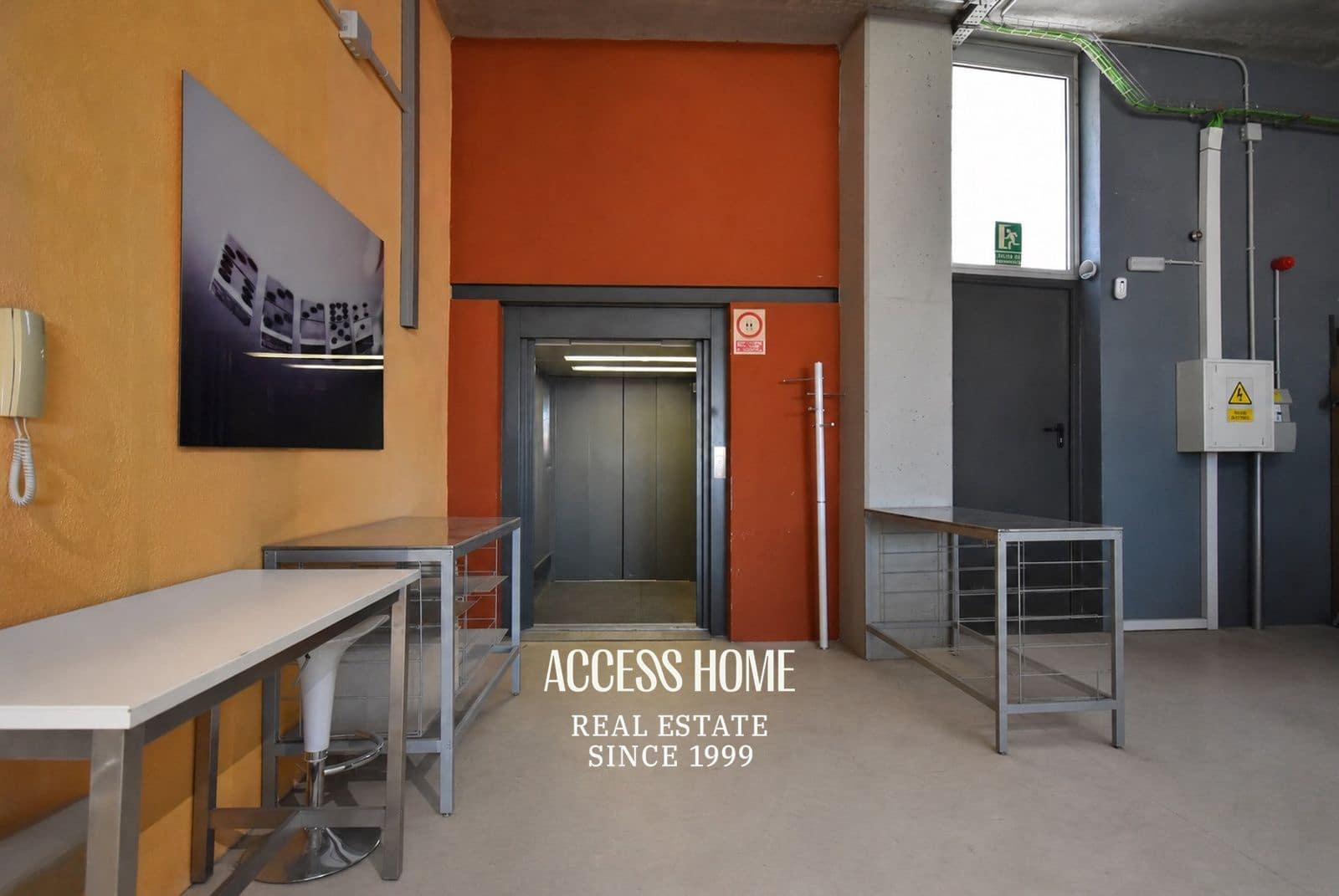 Commercieel te koop in Badalona - € 595.000 (Ref: 9956089)