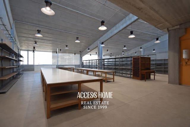 Commercieel te koop in Badalona - € 595.000 (Ref: 9956089)