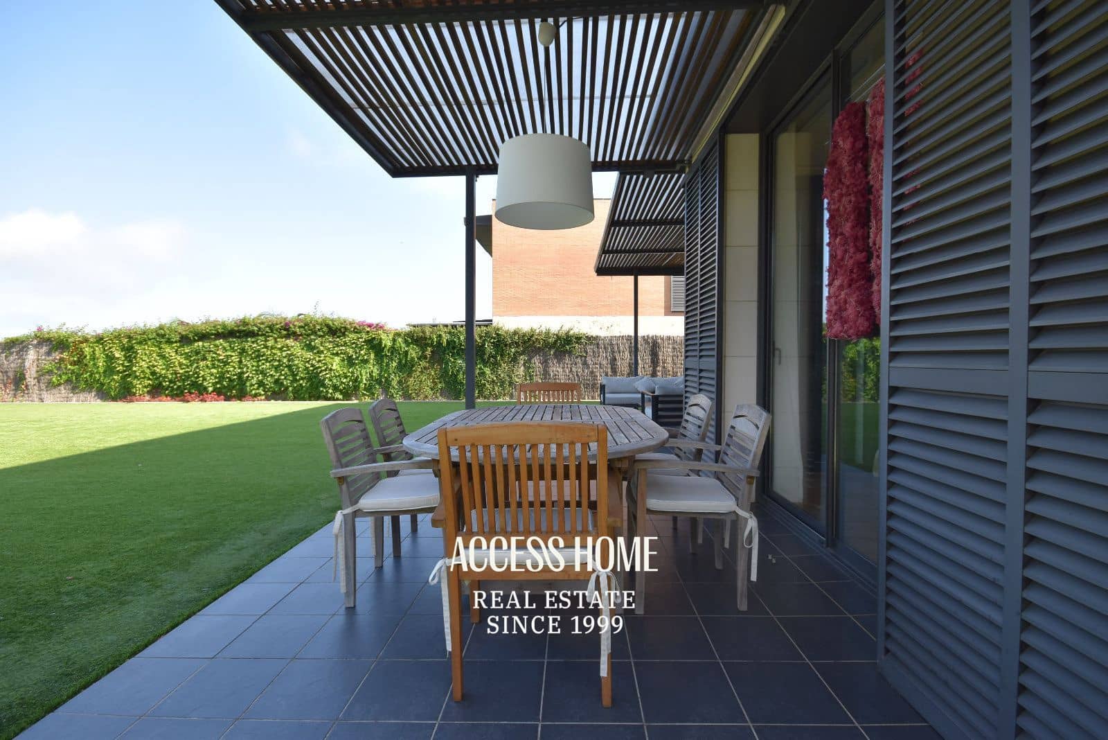 4 bedroom Villa for rent in Sant Vicenc de Montalt with pool garage - € 3,500 (Ref: 9961233)