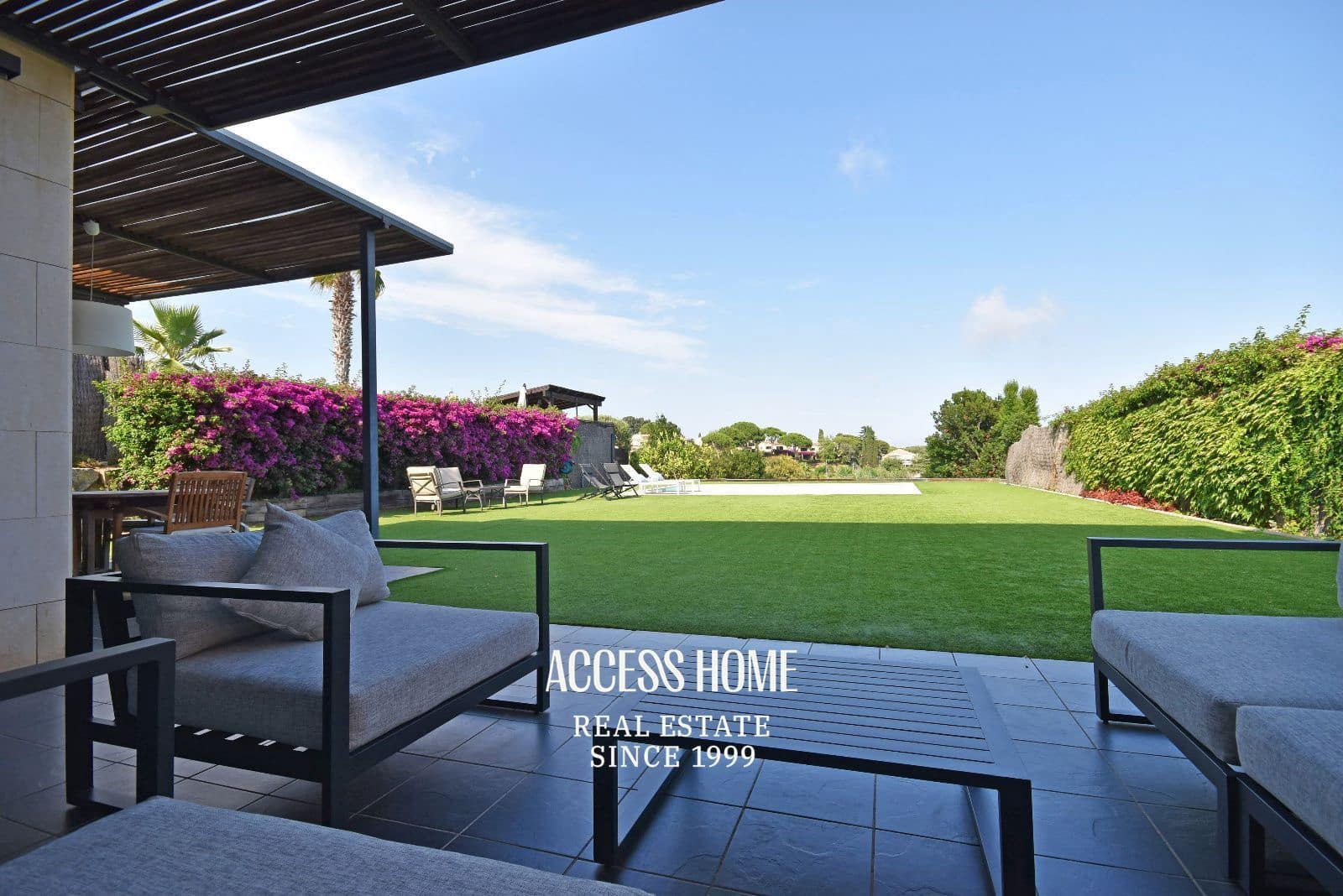4 bedroom Villa for rent in Sant Vicenc de Montalt with pool garage - € 3,500 (Ref: 9961233)