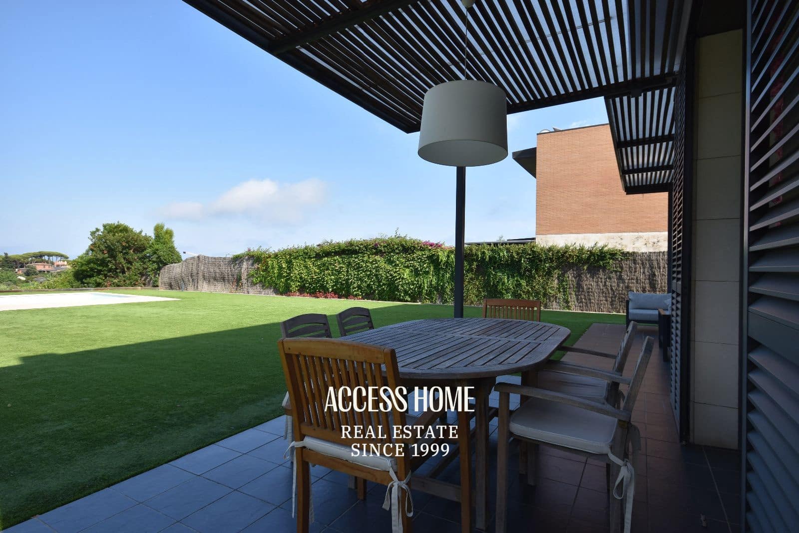 4 bedroom Villa for rent in Sant Vicenc de Montalt with pool garage - € 3,500 (Ref: 9961233)