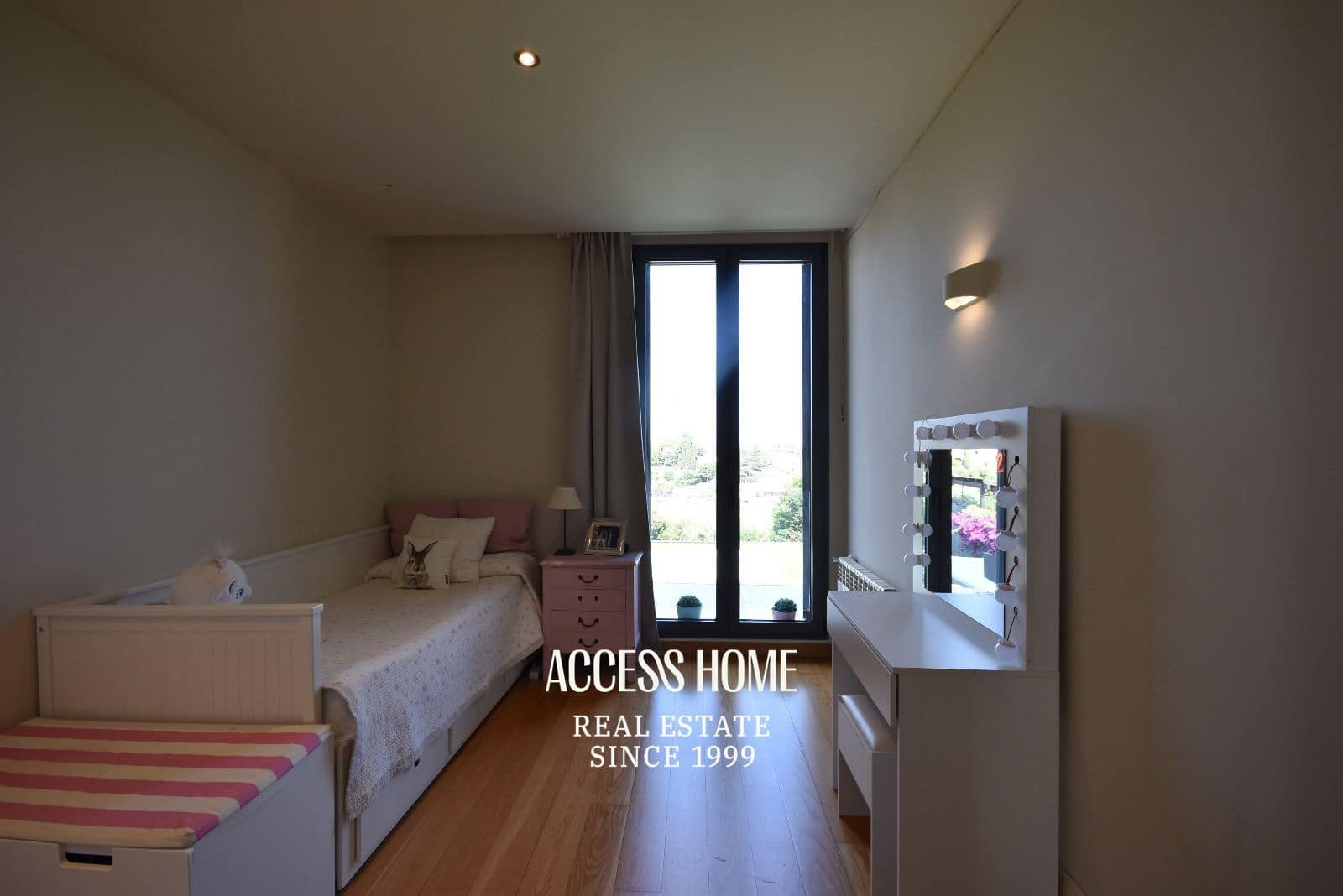 4 bedroom Villa for rent in Sant Vicenc de Montalt with pool garage - € 3,500 (Ref: 9961233)
