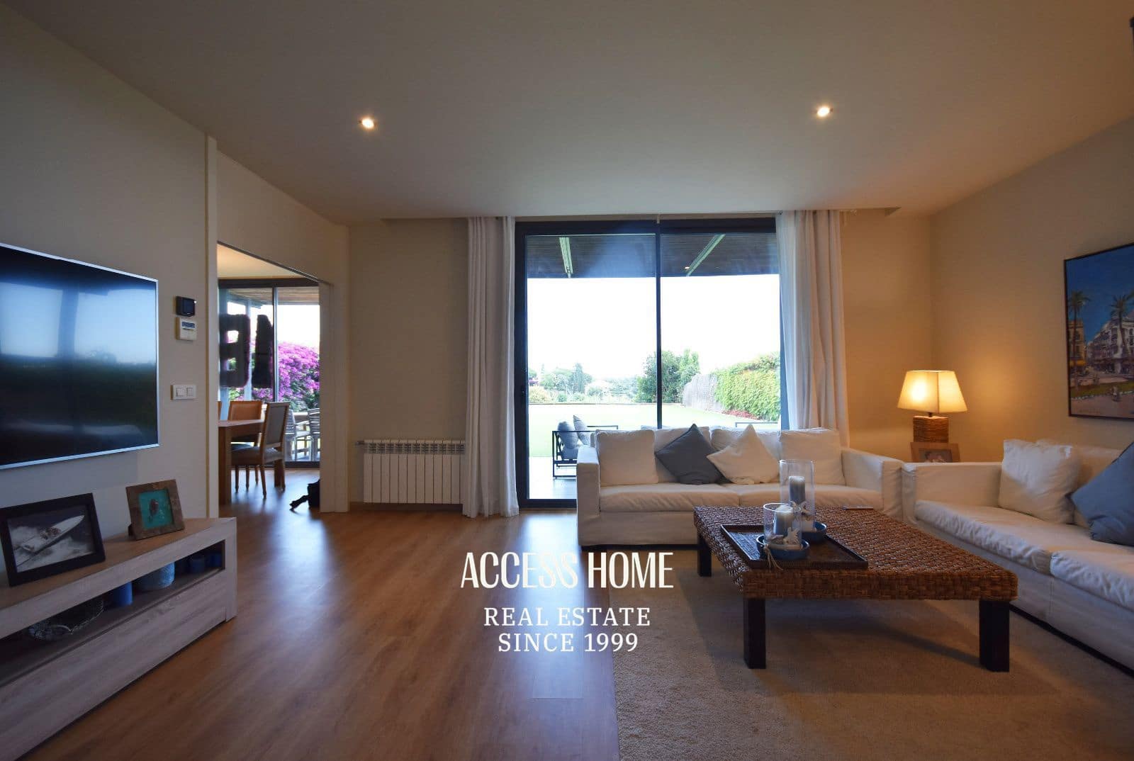 4 bedroom Villa for rent in Sant Vicenc de Montalt with pool garage - € 3,500 (Ref: 9961233)