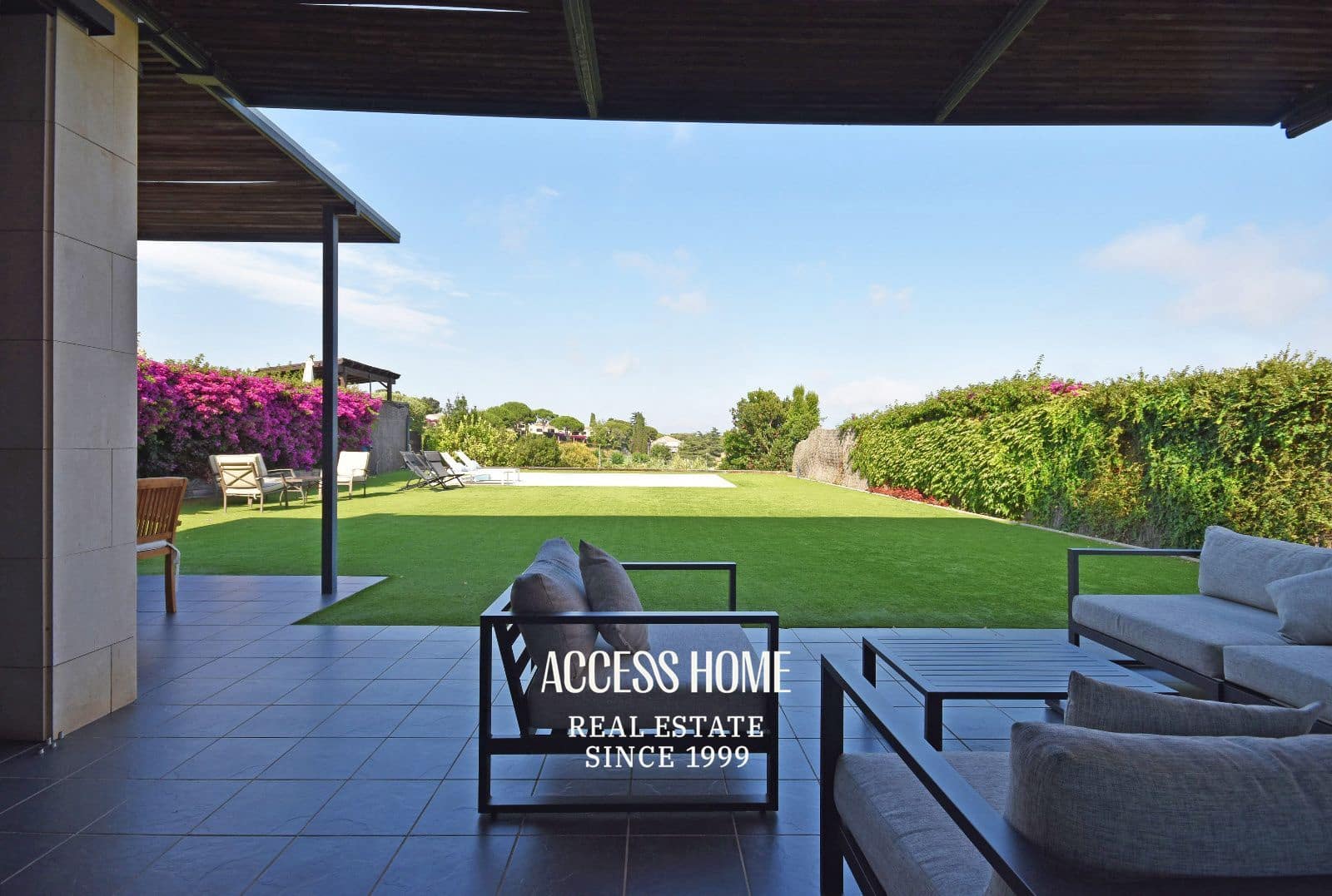 4 bedroom Villa for rent in Sant Vicenc de Montalt with pool garage - € 3,500 (Ref: 9961233)