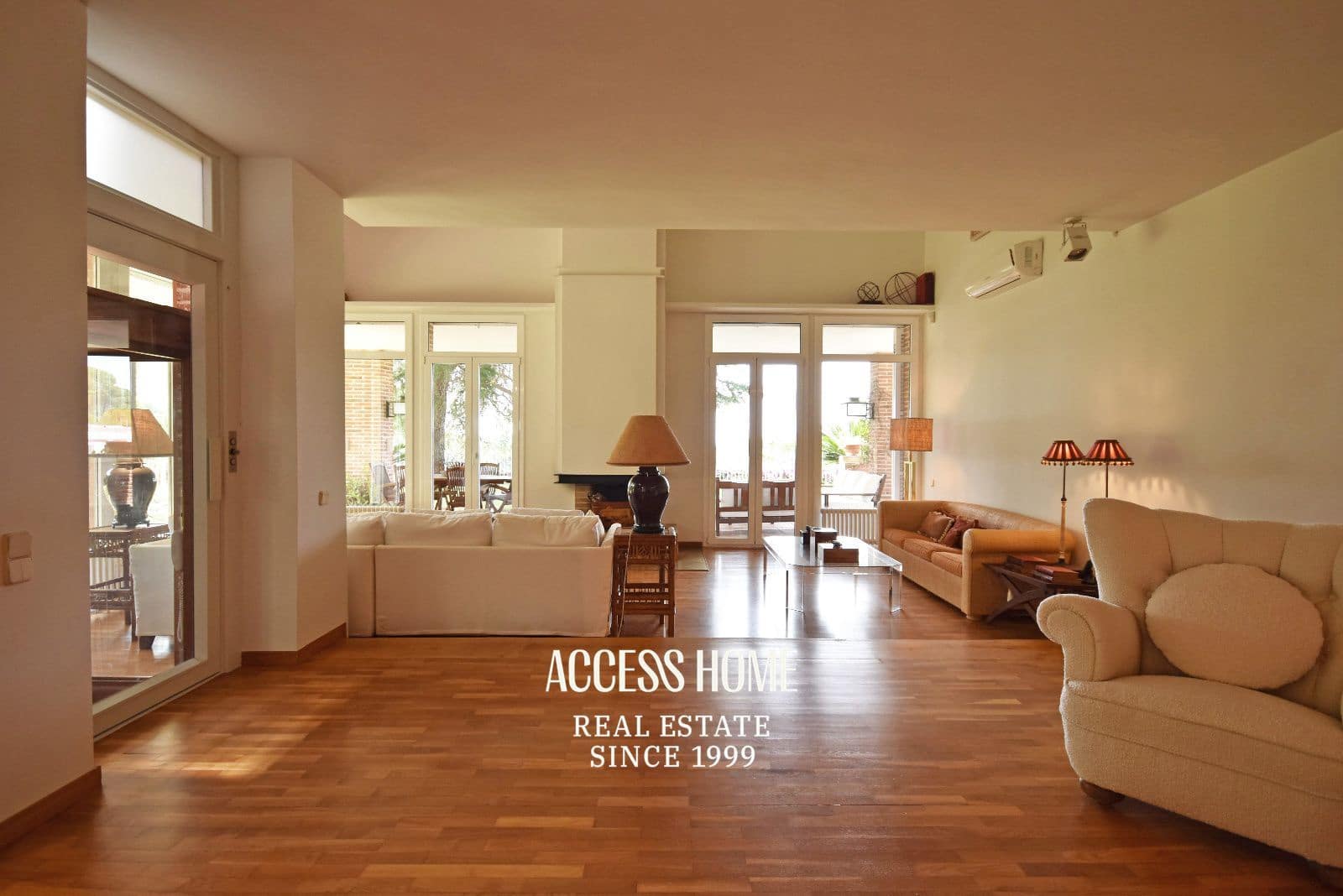 4 bedroom Villa for sale in Sant Vicenc de Montalt with pool garage - € 1,550,000 (Ref: 9965918)