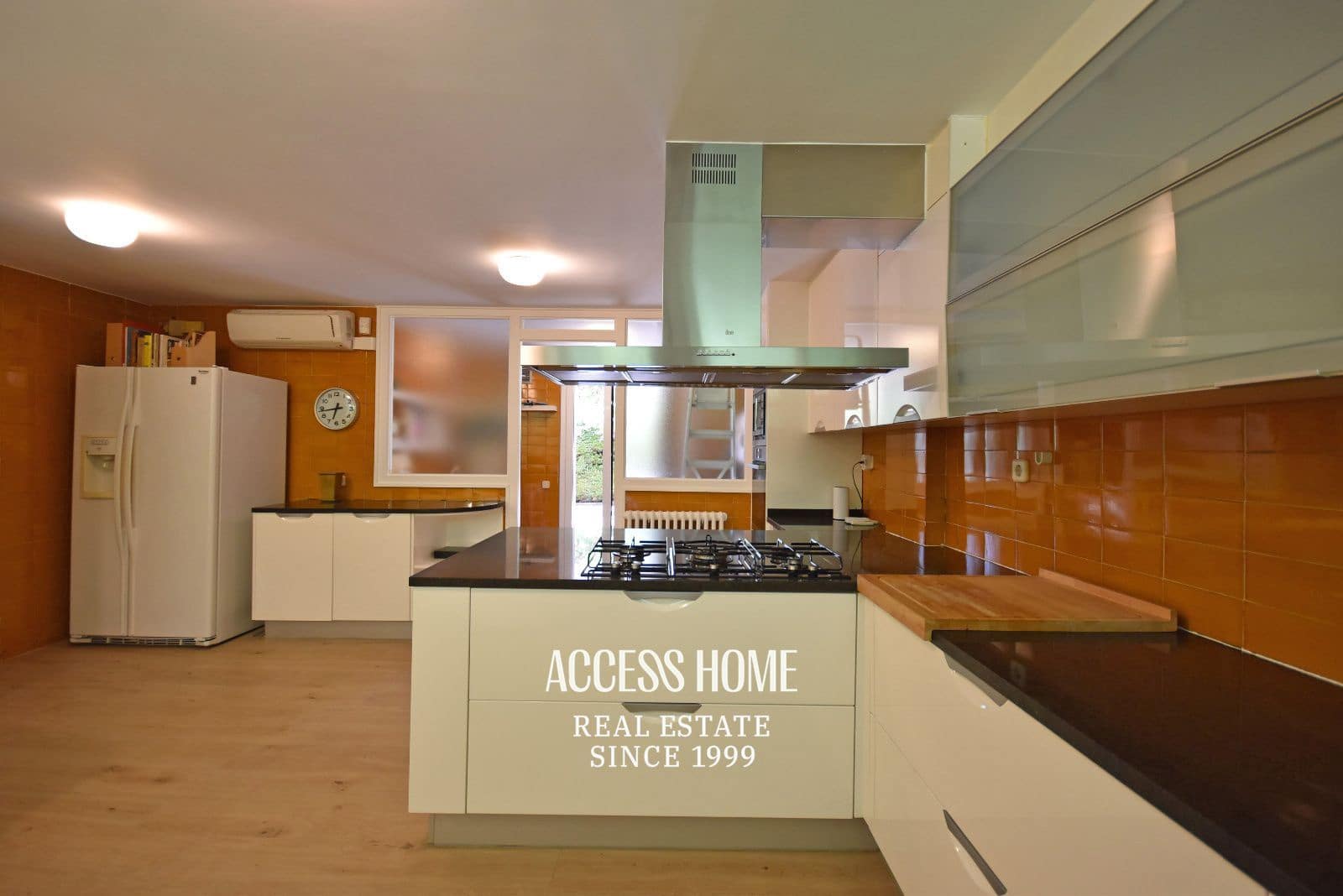 4 bedroom Villa for sale in Sant Vicenc de Montalt with pool garage - € 1,550,000 (Ref: 9965918)