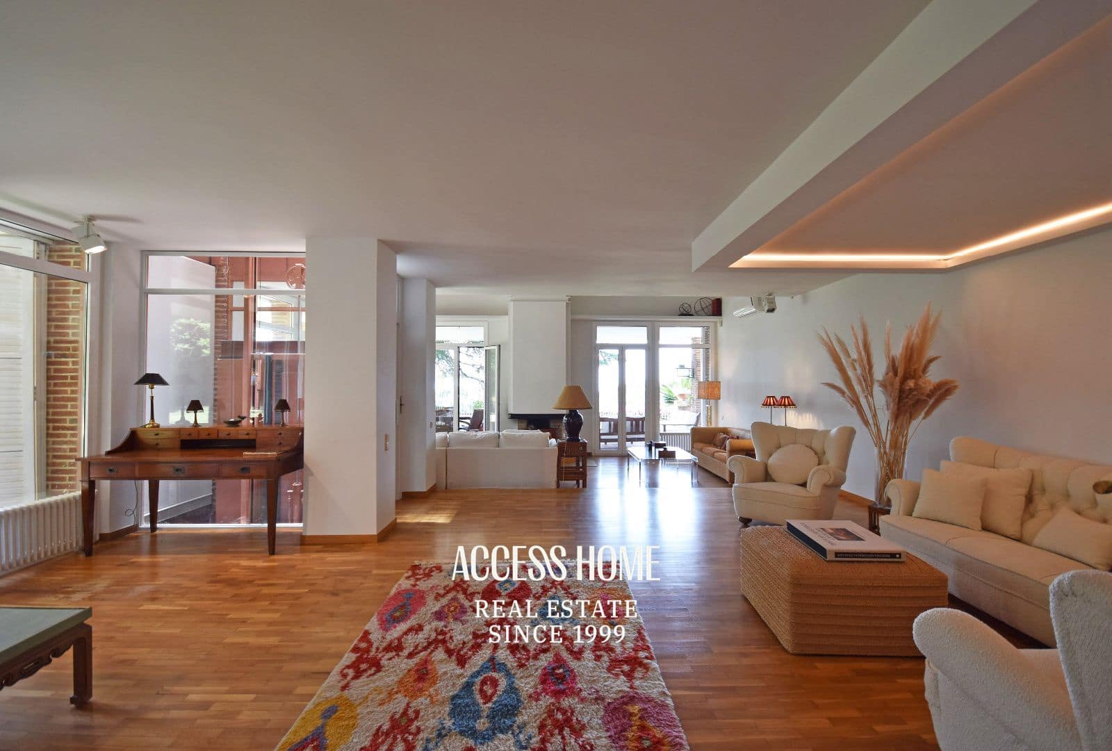 4 bedroom Villa for sale in Sant Vicenc de Montalt with pool garage - € 1,550,000 (Ref: 9965918)