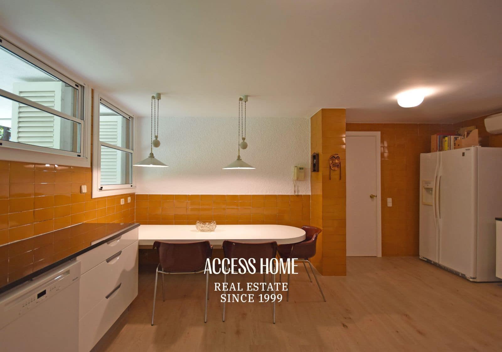 4 bedroom Villa for sale in Sant Vicenc de Montalt with pool garage - € 1,550,000 (Ref: 9965918)