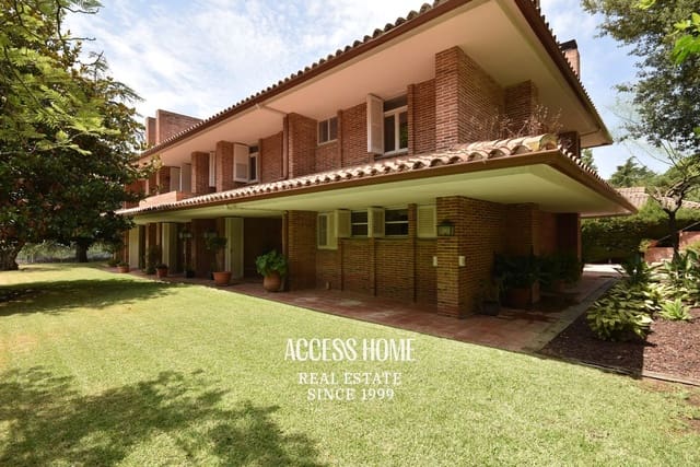 4 chambre Villa/Maison à vendre à Sant Vicenç de Montalt avec piscine garage - 1 550 000 € (Ref: 9965918)