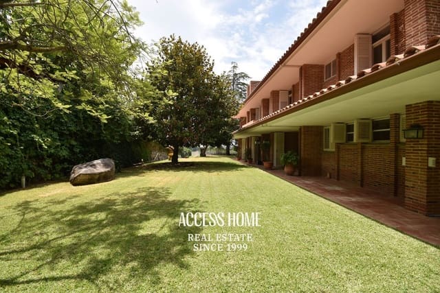 4 chambre Villa/Maison à vendre à Sant Vicenç de Montalt avec piscine garage - 1 550 000 € (Ref: 9965918)