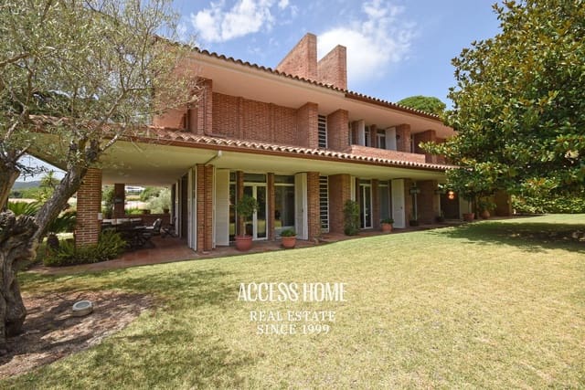 4 chambre Villa/Maison à vendre à Sant Vicenç de Montalt avec piscine garage - 1 550 000 € (Ref: 9965918)