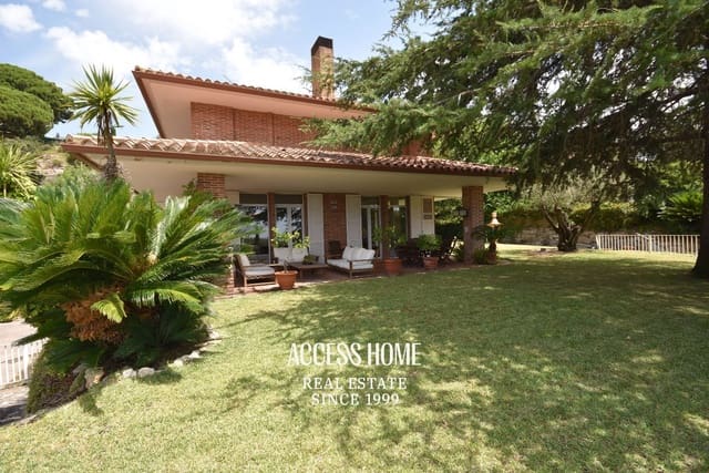 4 chambre Villa/Maison à vendre à Sant Vicenç de Montalt avec piscine garage - 1 550 000 € (Ref: 9965918)