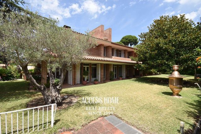 4 soverom Villa til salgs i Sant Vicenç de Montalt med svømmebasseng garasje - € 1 550 000 (Ref: 9965918)