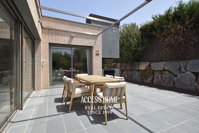 Chalet de 4 habitaciones en Alella en venta con piscina garaje - 1.045.000 € (Ref: 9974344)