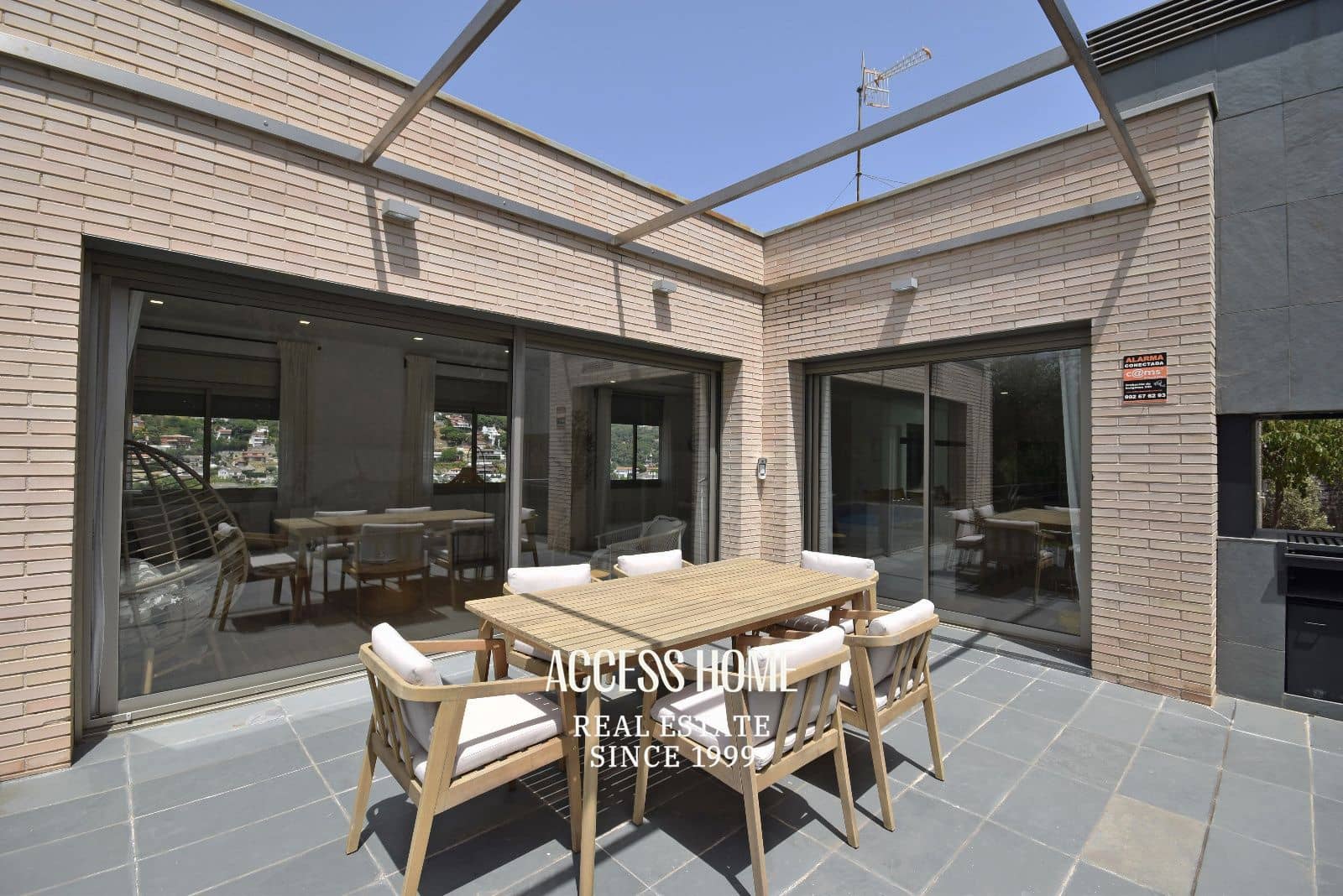 Chalet de 4 habitaciones en Alella en venta con piscina garaje - 1.045.000 € (Ref: 9974344)