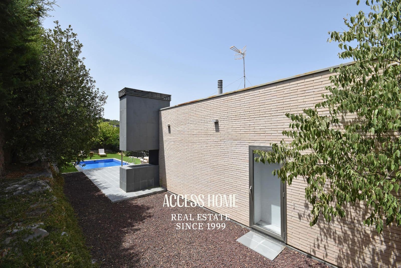 Chalet de 4 habitaciones en Alella en venta con piscina garaje - 1.045.000 € (Ref: 9974344)