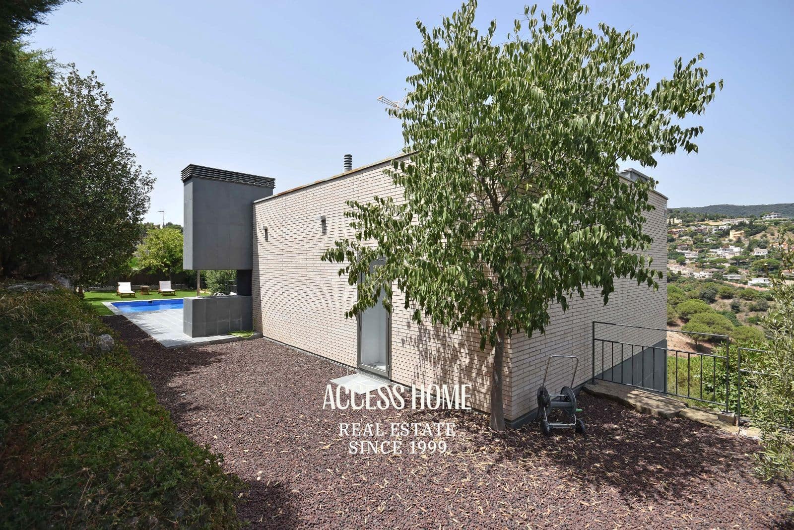Chalet de 4 habitaciones en Alella en venta con piscina garaje - 1.045.000 € (Ref: 9974344)