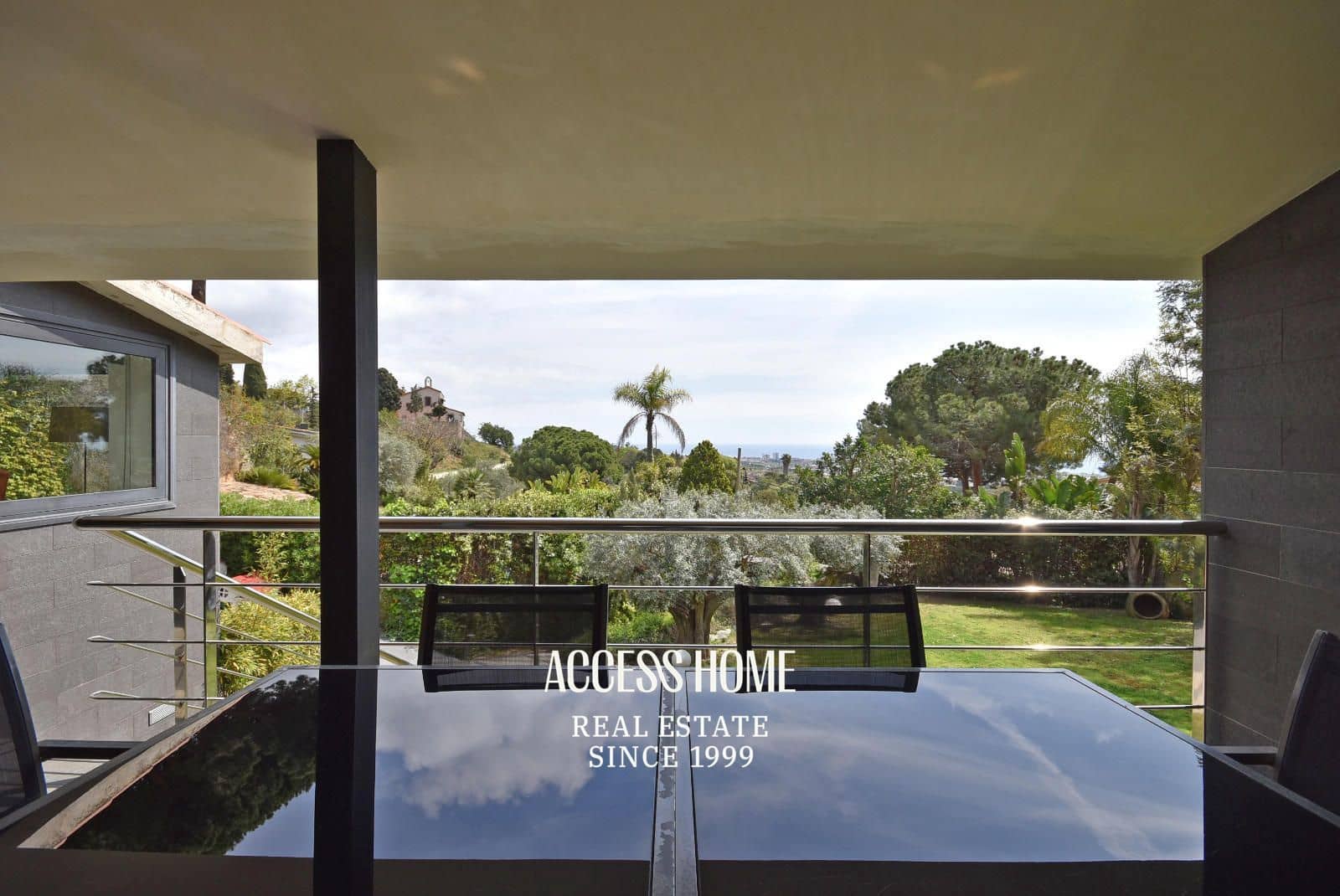 3 bedroom Villa for sale in Premia de Dalt with garage - € 1,149,000 (Ref: 9984032)