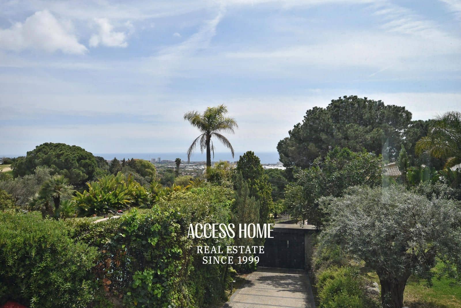 3 bedroom Villa for sale in Premia de Dalt with garage - € 1,149,000 (Ref: 9984032)
