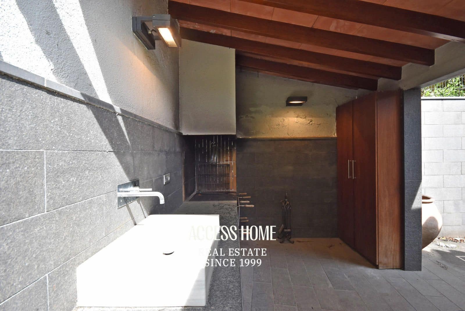 3 bedroom Villa for sale in Premia de Dalt with garage - € 1,149,000 (Ref: 9984032)