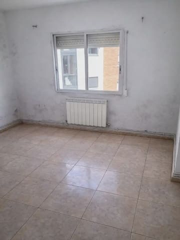 3 sovrum Lägenhet till salu i Móstoles - 185 000 € (Ref: 10030988)