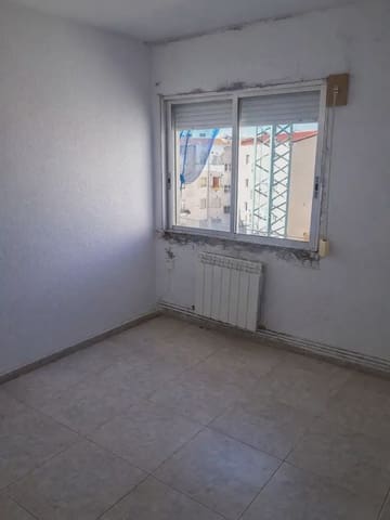 3 sovrum Lägenhet till salu i Móstoles - 185 000 € (Ref: 10030988)