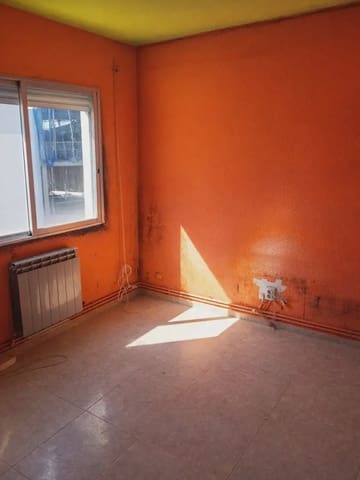 3 sovrum Lägenhet till salu i Móstoles - 185 000 € (Ref: 10030988)