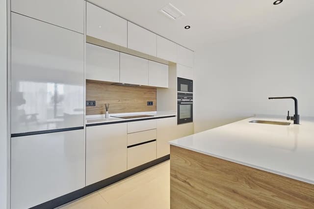 2 makuuhuone Asunto myytävänä paikassa La Veleta, Torrevieja mukana uima-altaan 
autotalli - 380 000 € (Ref: 10030989)