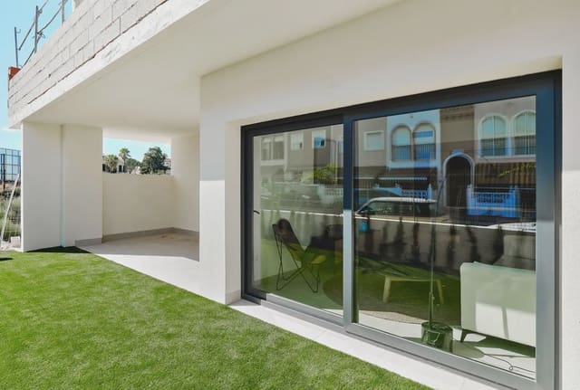 2 makuuhuone Asunto myytävänä paikassa La Veleta, Torrevieja mukana uima-altaan 
autotalli - 380 000 € (Ref: 10030989)