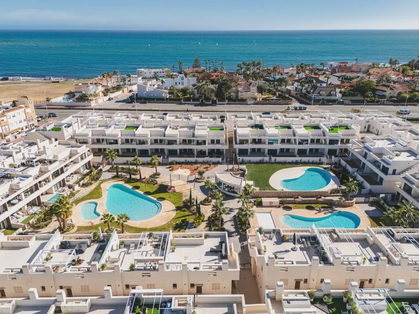 2 makuuhuone Asunto myytävänä paikassa Torrevieja mukana uima-altaan 
autotalli - 380 000 € (Ref: 10030989)