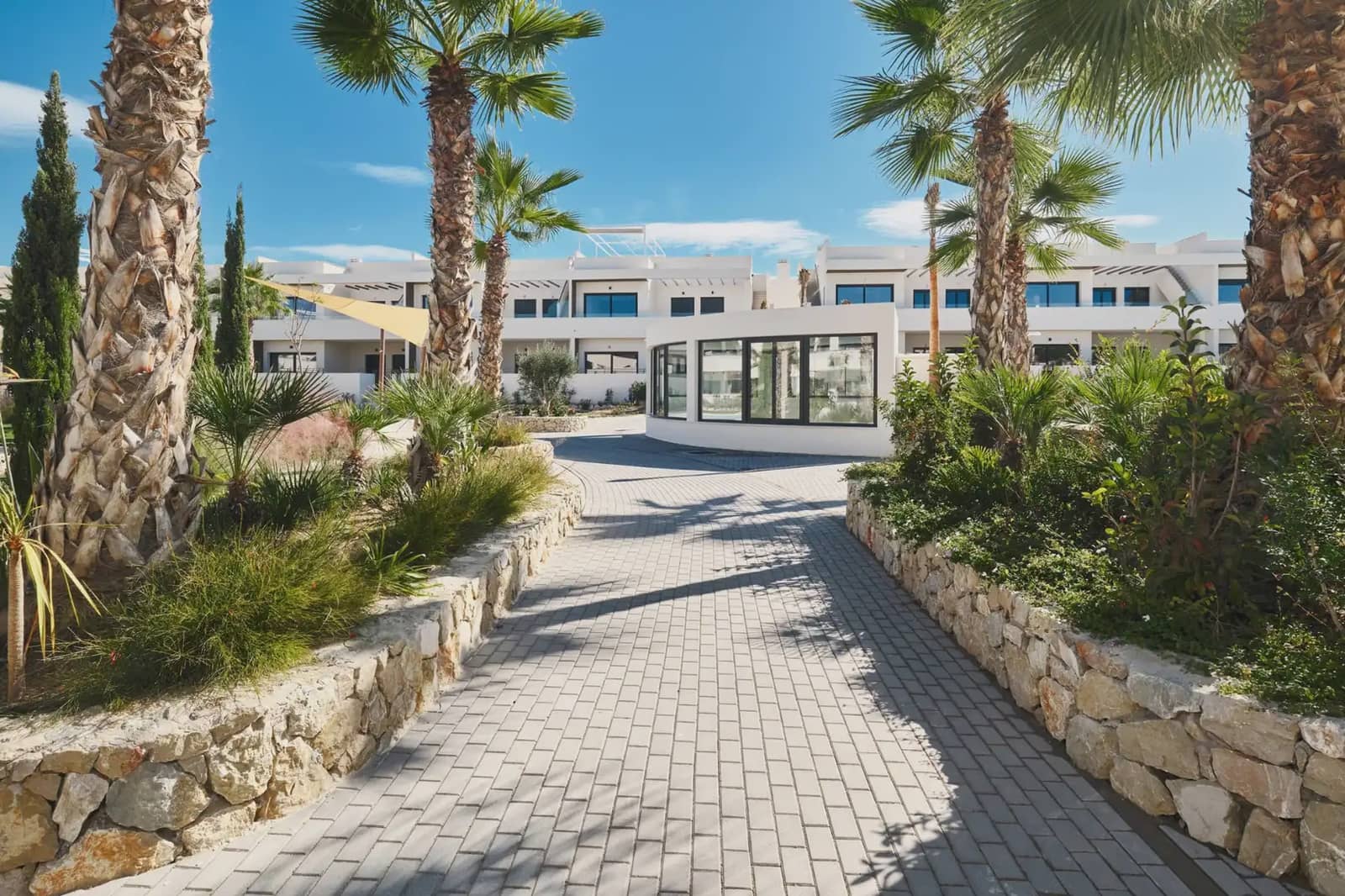 2 makuuhuone Asunto myytävänä paikassa Torrevieja mukana uima-altaan 
autotalli - 380 000 € (Ref: 10030989)