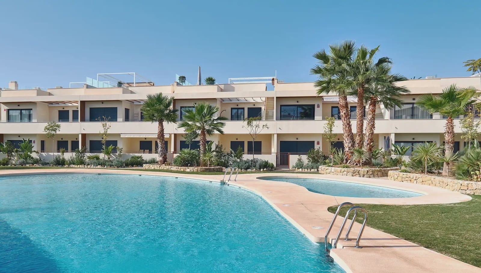 2 makuuhuone Asunto myytävänä paikassa Torrevieja mukana uima-altaan 
autotalli - 380 000 € (Ref: 10030989)