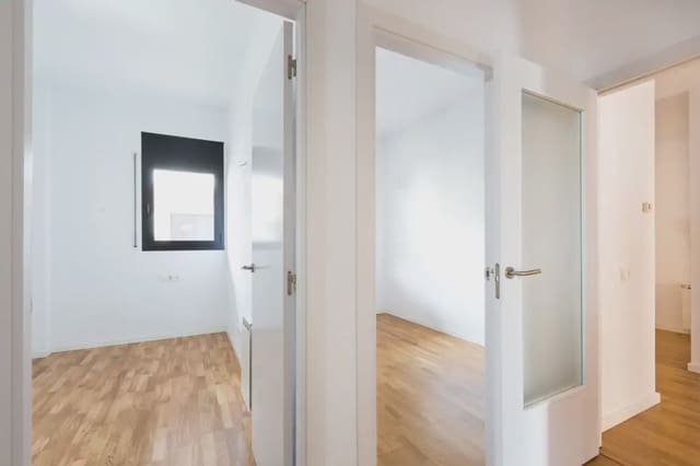 Piso de 3 habitaciones en Girona ciudad en venta - 286.400 € (Ref: 10030990)