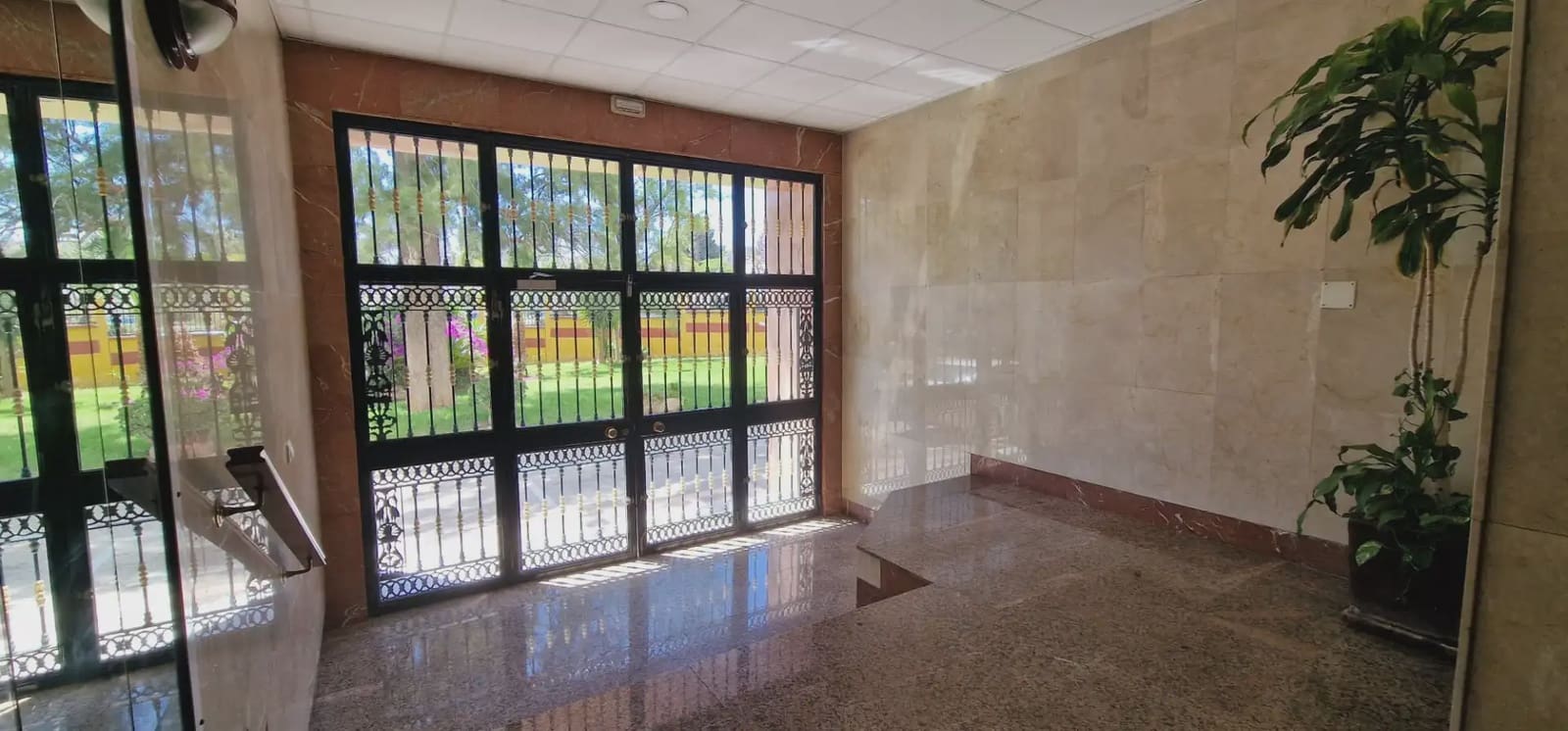 3 Zimmer Wohnung zu verkaufen in Malaga Stadt mit Pool Garage - 250.000 € (Ref: 10030992)