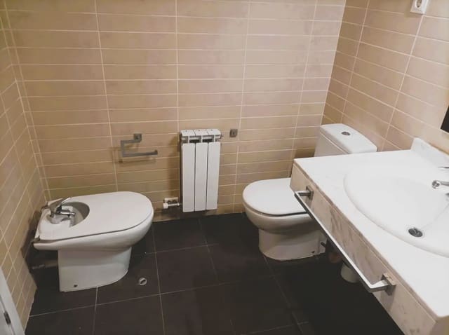 Piso de 3 habitaciones en Girona ciudad en venta - 260.256 € (Ref: 10030993)