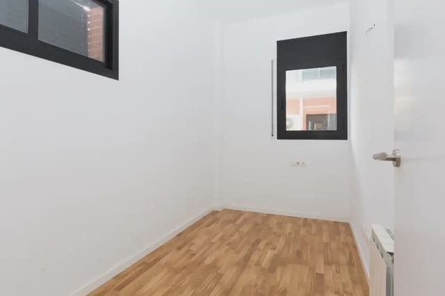 Piso de 3 habitaciones en Girona ciudad en venta - 269.700 € (Ref: 10030994)