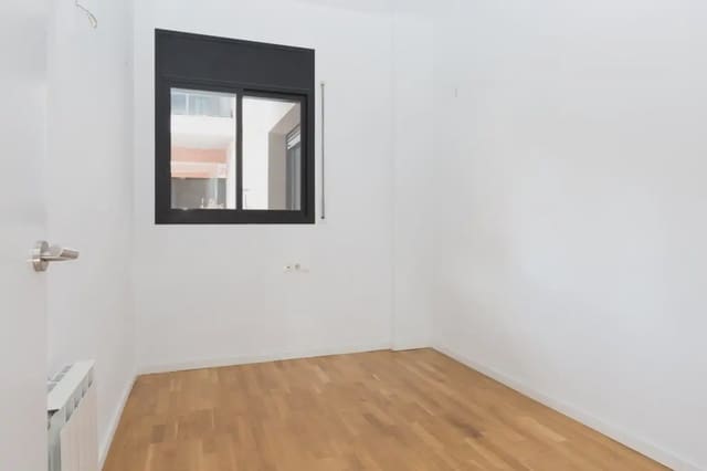 Piso de 3 habitaciones en Girona ciudad en venta - 269.700 € (Ref: 10030994)