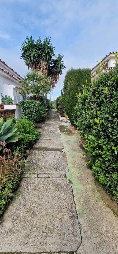 4 quarto Moradia Geminada para venda em Manilva - 295 000 € (Ref: 8882288)