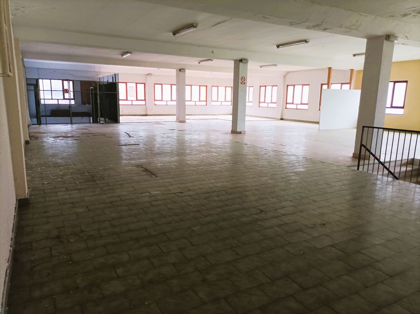 Erhverv til salg i Torrelavega - € 249.300 (Ref: 8998334)