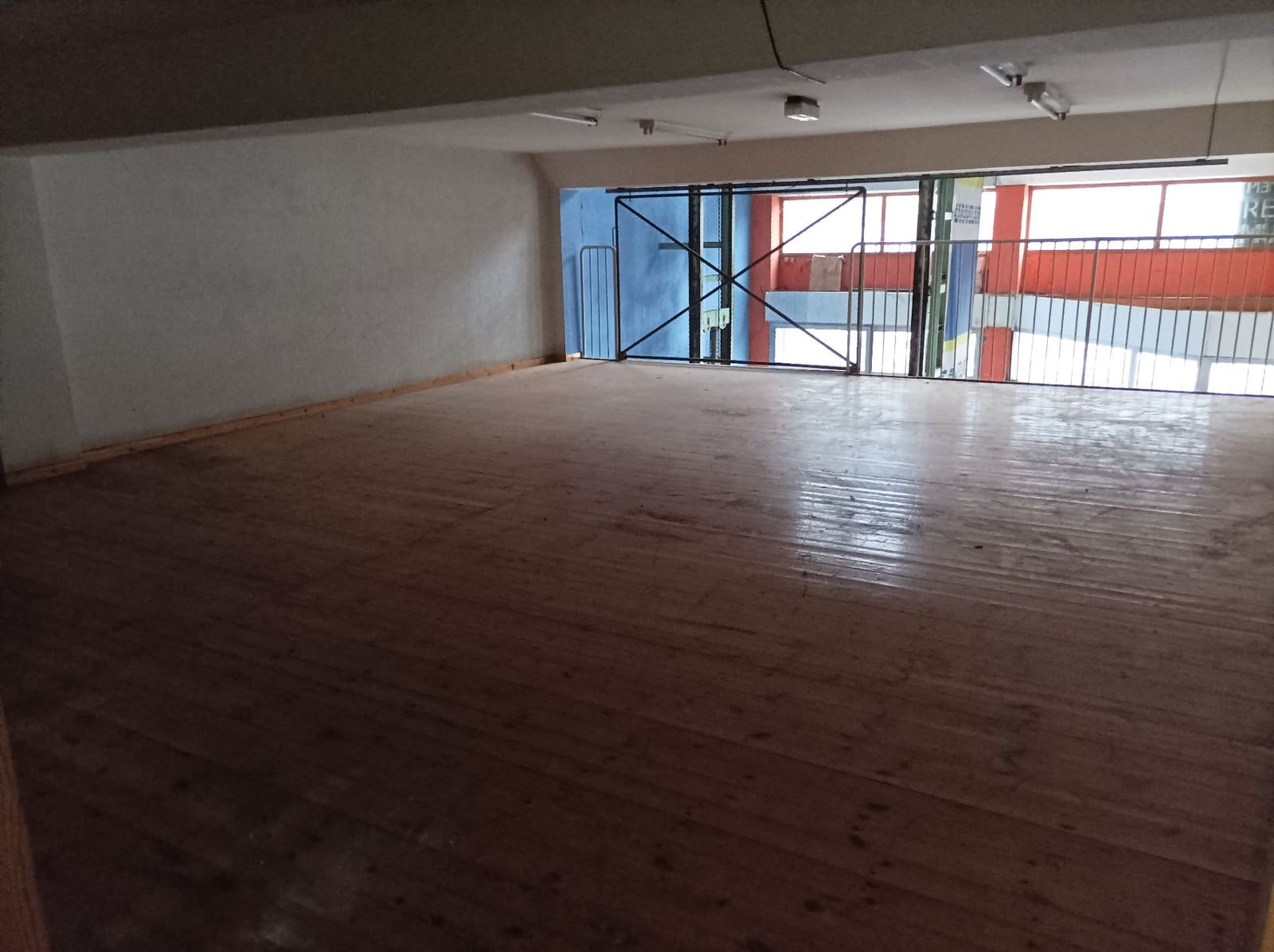 Erhverv til salg i Torrelavega - € 249.300 (Ref: 8998334)