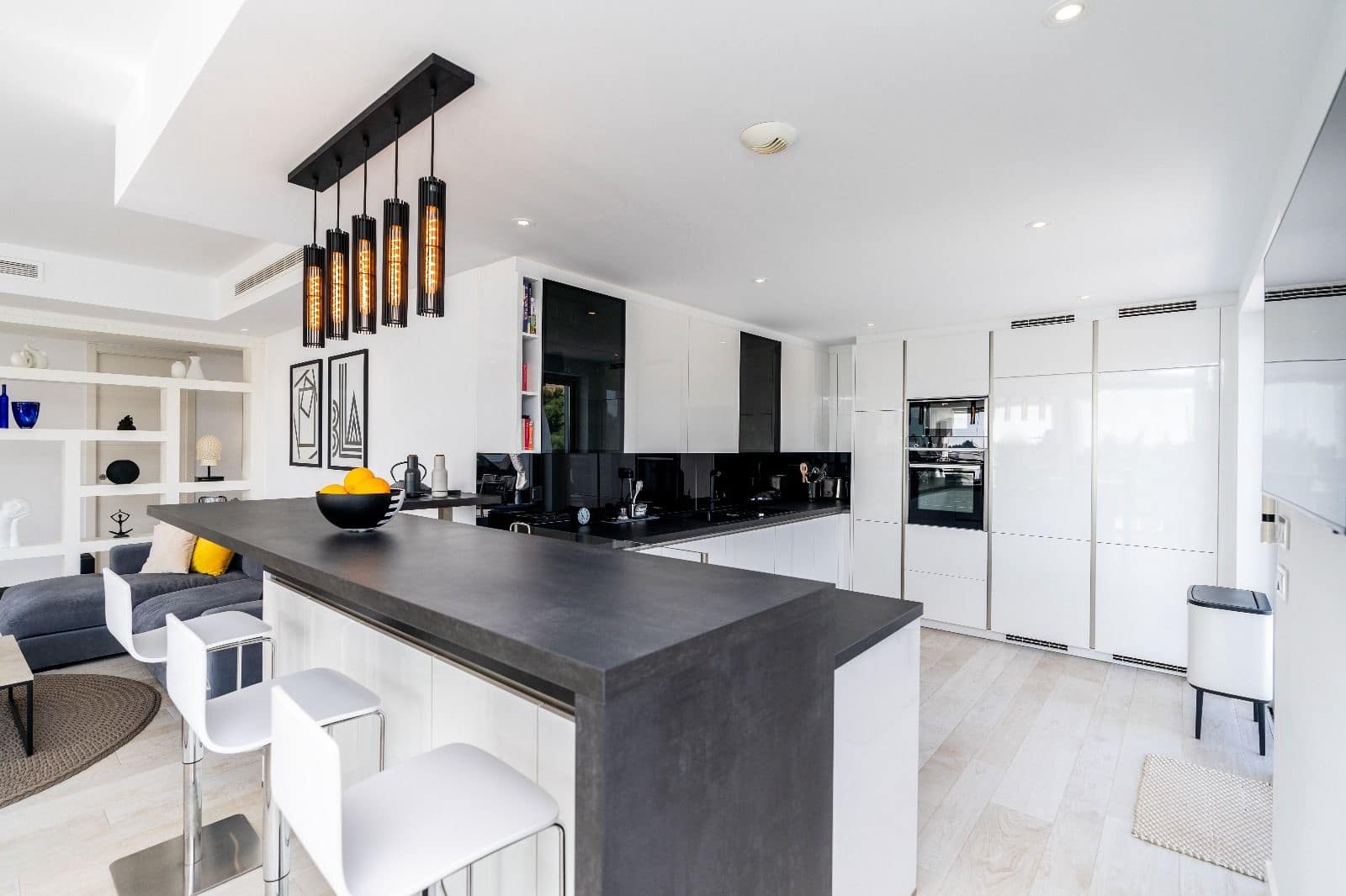 3 soverom Penthouse til salgs i Estepona med svømmebasseng garasje - € 790 000 (Ref: 8998342)