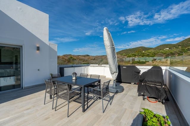 3 soverom Penthouse til salgs i Estepona Golf, Estepona med svømmebasseng garasje - € 790 000 (Ref: 8998342)