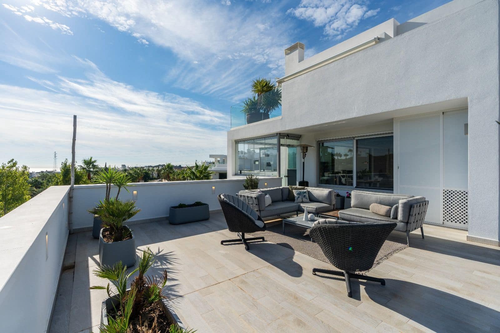 3 soverom Penthouse til salgs i Estepona med svømmebasseng garasje - € 790 000 (Ref: 8998342)